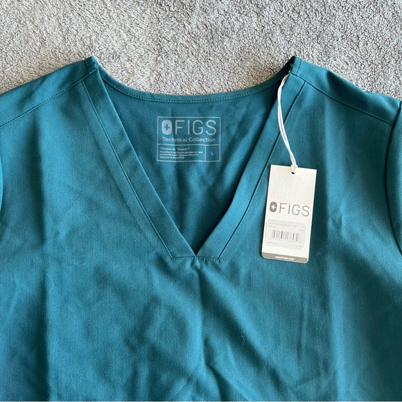 NWT Figs Casma scrub top size Large Caribbean color - Picture 3 of 4